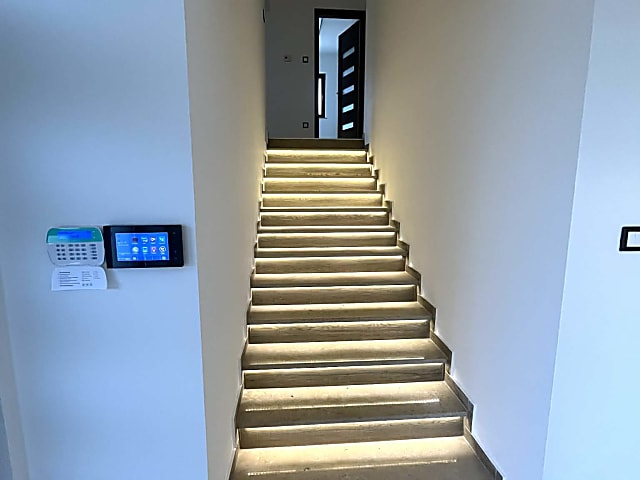 Érd Ófaluban PANORÁMÁS, ÚJ ÉPÍTÉSŰ ikerház kiadó #1