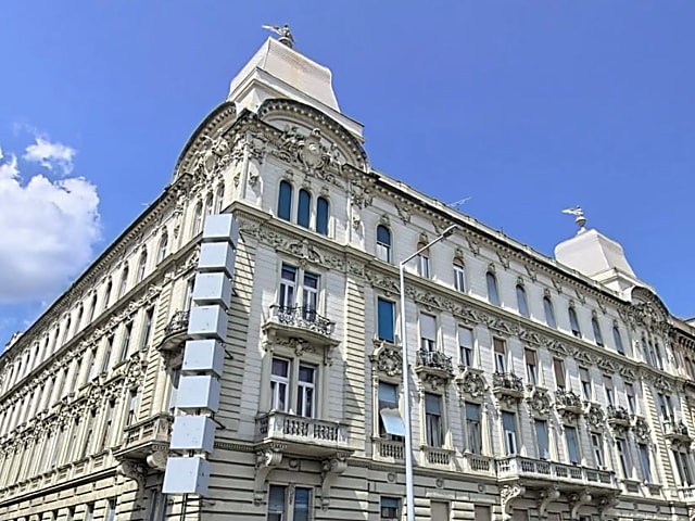 Eladó egy 56 m2 alapterületű, erkélyes, 3. emeleti, teljesen felújított lakás a Váci út elején. #1