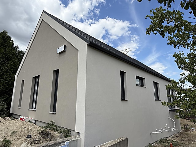 Eladó panorámás családi ház Érden #1