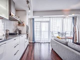 #2801 - 14 York St, Toronto, ON M5J0B1 | 3 Bedroom 2 Bathroom Condo Apt | Image 11