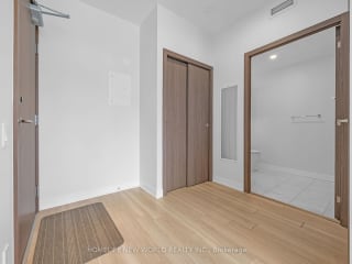 #4605 - 17 Bathurst St, Toronto, ON M5V0N1 | 1 Bedroom 1 Bathroom Condo Apt | Image 4
