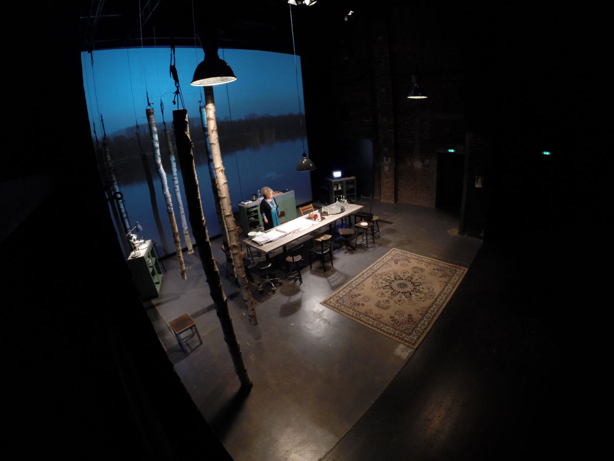 Seven rooms of incomprehension