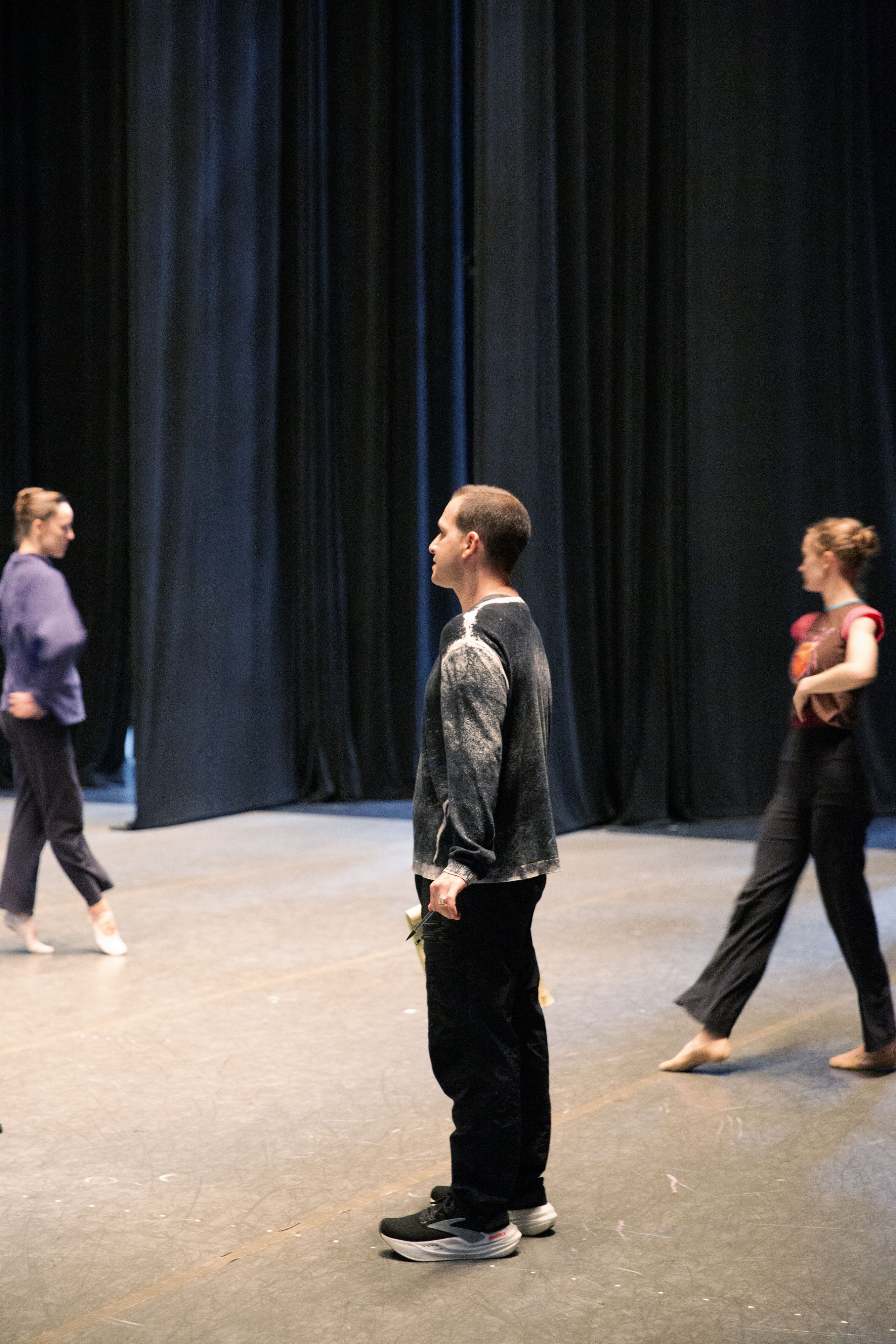 Craig Salstein rehearsing onstage