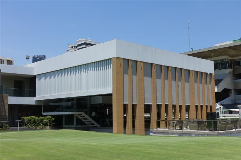 Royal BKK Sports Club 2 (Medium)