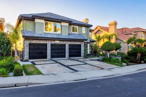 Absolutely Stunning Luxurious  Lake Mission Viejo view home with access to full Community facilities that include lap pool, kids pool, gym, & tennis courts.