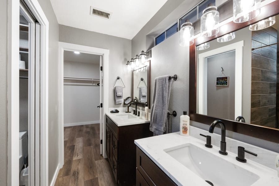 Bathroom #3: West Wing Master Bathroom, double sinks, large walk in closet. Large, soft bath towels. 