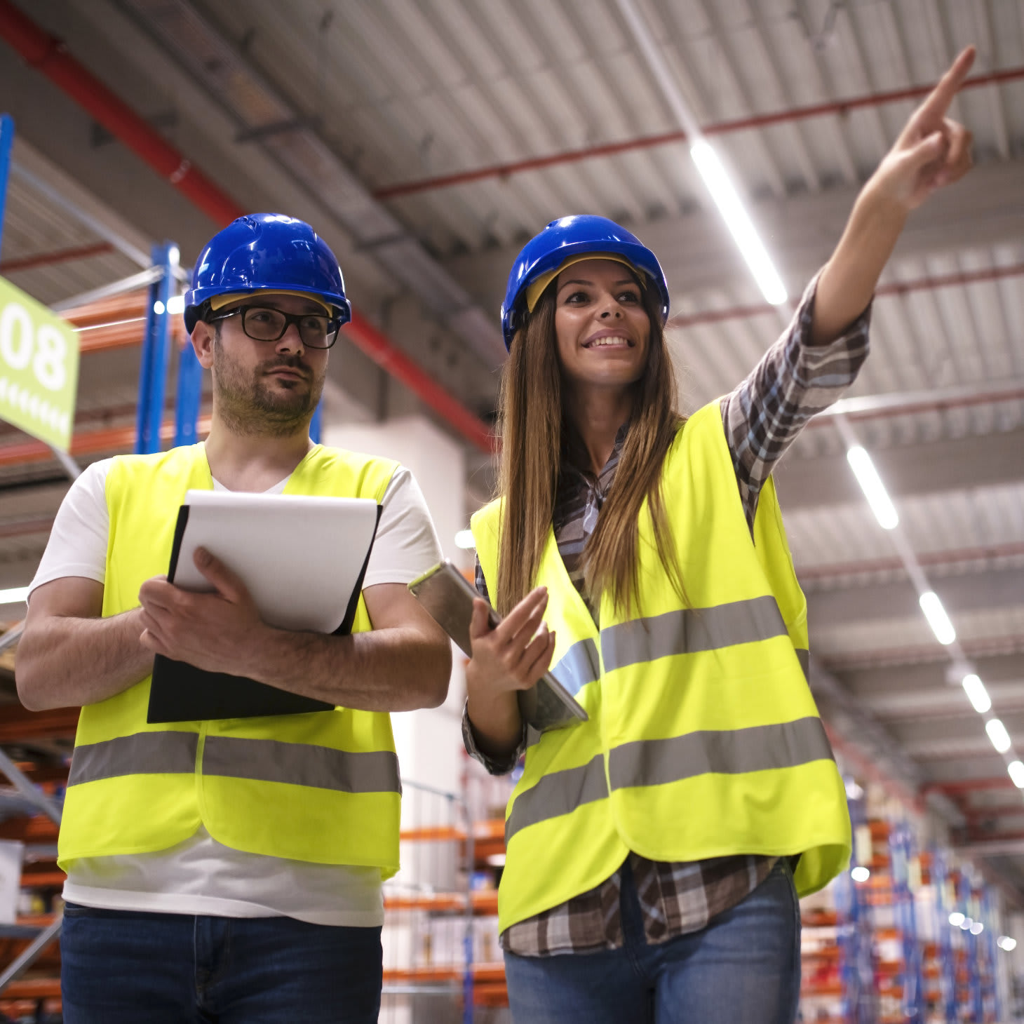 Team im Logistiklager