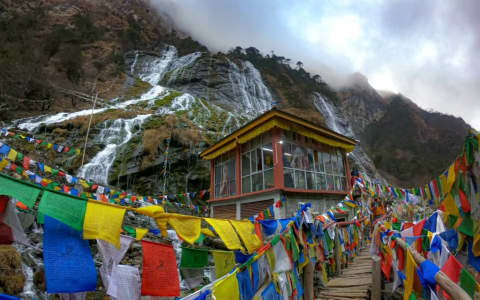 Chumi Gyatse (Holy Water Falls)