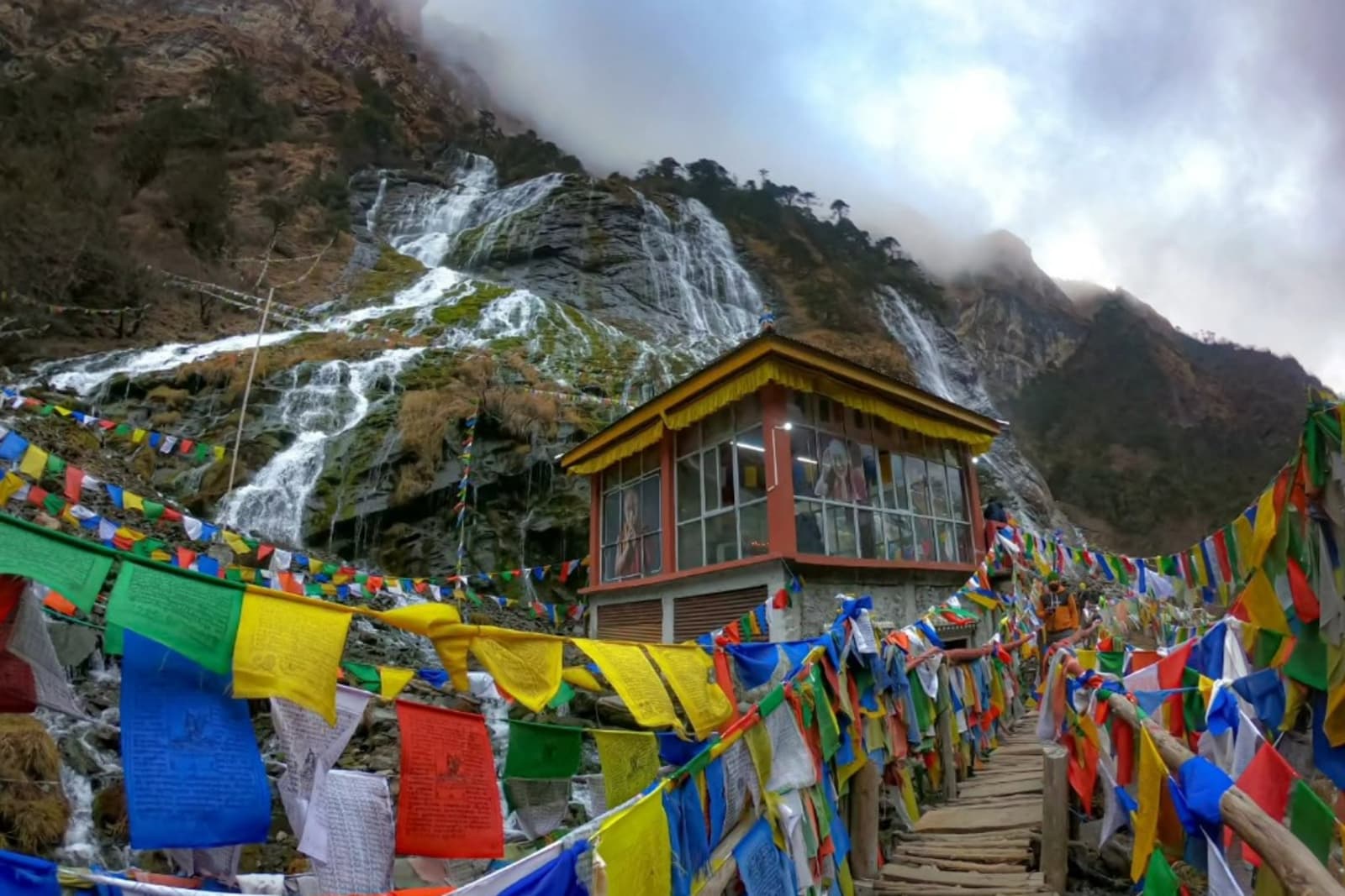 Chumi Gyatse (Holy Water Falls)