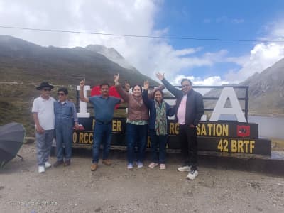 i-love-sela-pass-lake-tour-group