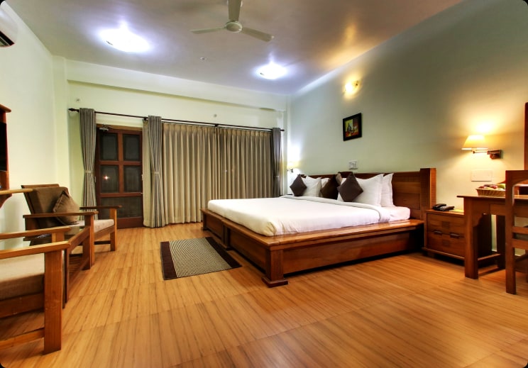 Spacious 600 sq.ft layouts receive generous natural daylight.