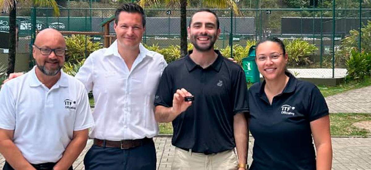 Árbitro chileno aprobó curso ITF White Badge Chair Umpire en Brasil