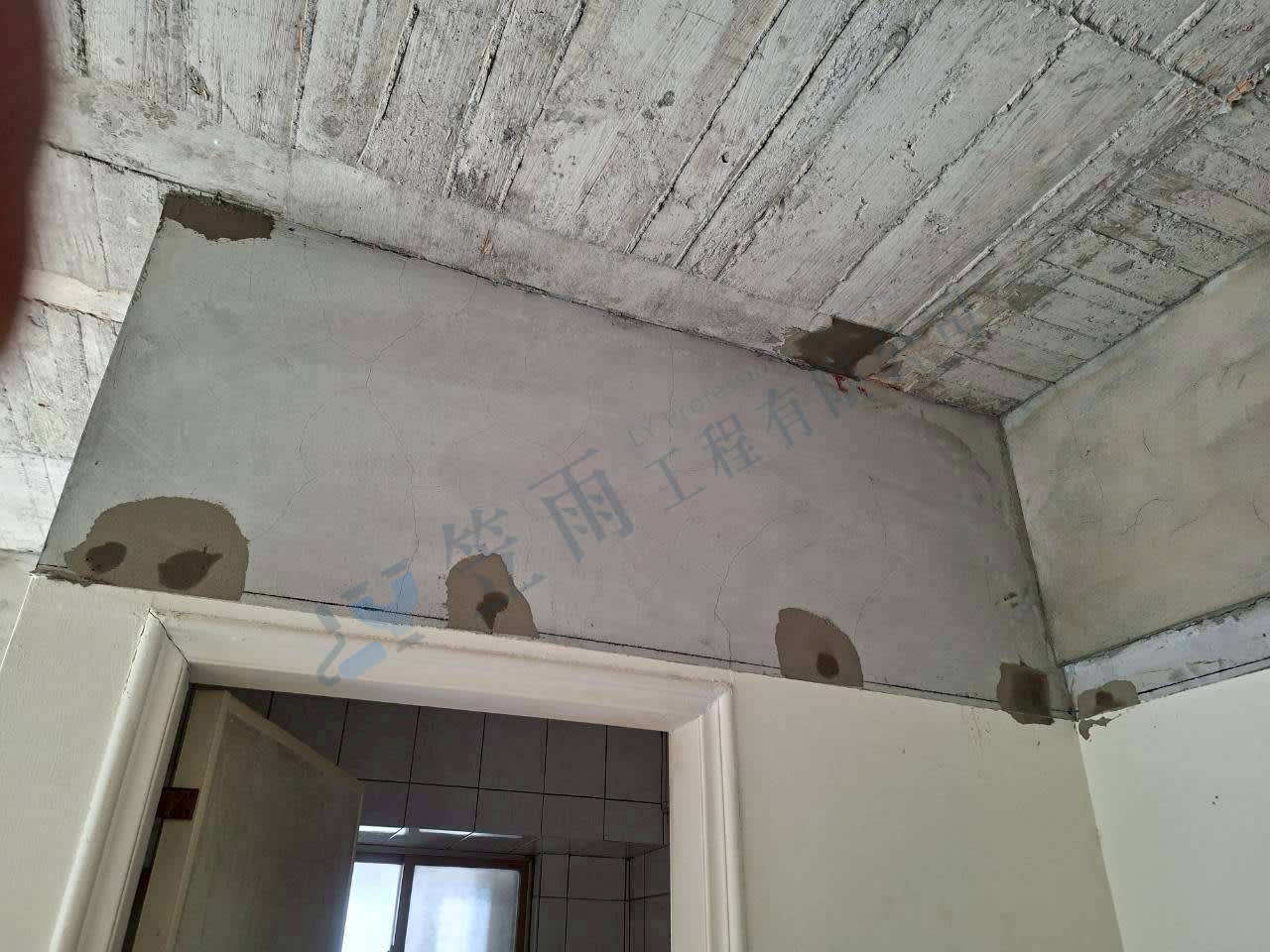 台南臨安路一段室內拆除油漆工程的牆面與天花板基面整理紀錄