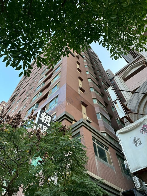 台南育平五街外牆透明聚脲防水 003