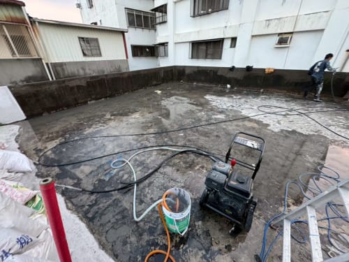 楠梓區益群路屋頂防水 008
