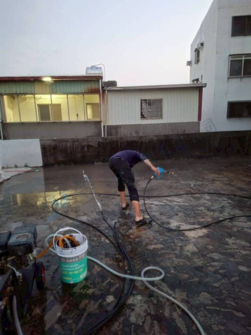 楠梓區益群路屋頂防水 009