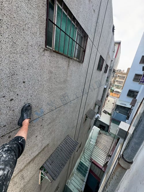 楠梓區益群路外牆防水 010