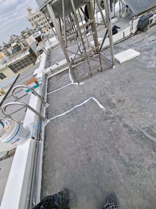 岡山區懷德路屋頂聚脲防水 027