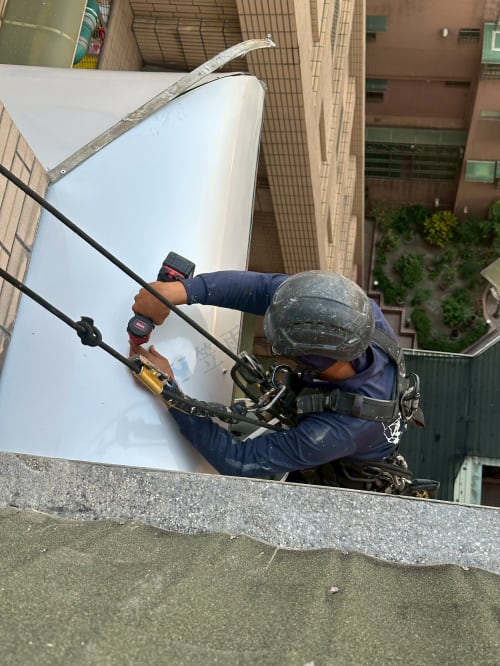 天興街雨遮更換工程 031