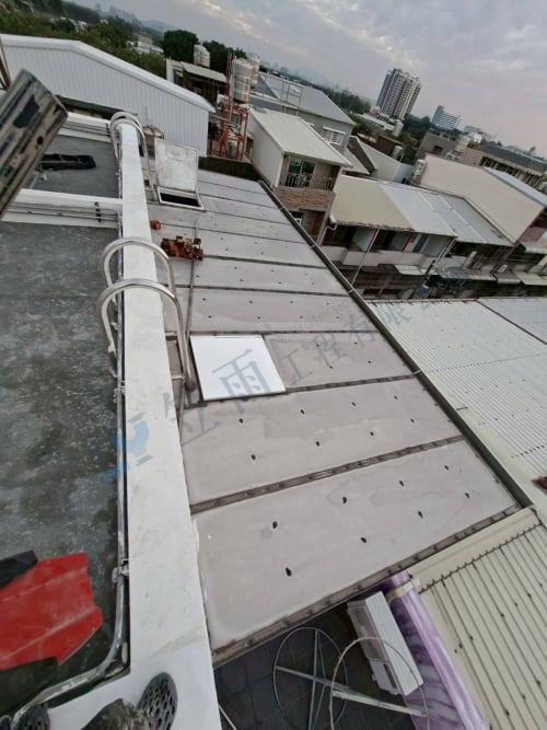 岡山區懷德路屋頂聚脲防水 032