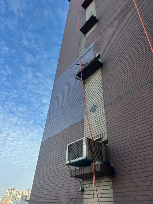 台南育平五街外牆透明聚脲防水 036