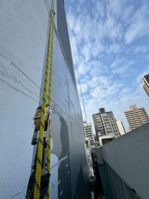 高雄市新興區八德二路外牆聚脲防水 039