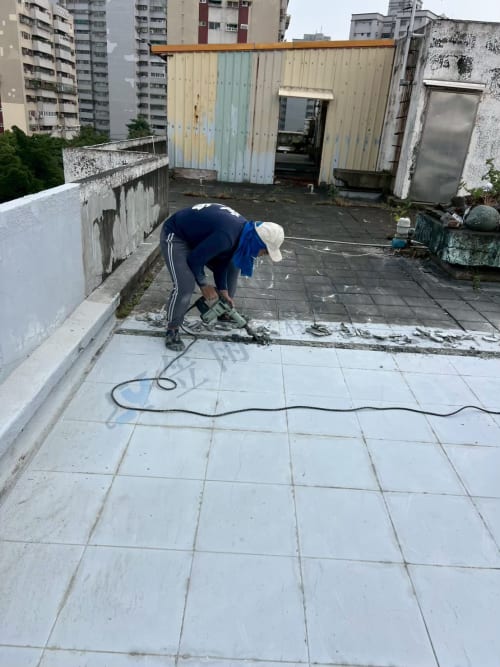 高雄市鳳山區凱旋路屋頂防水 055