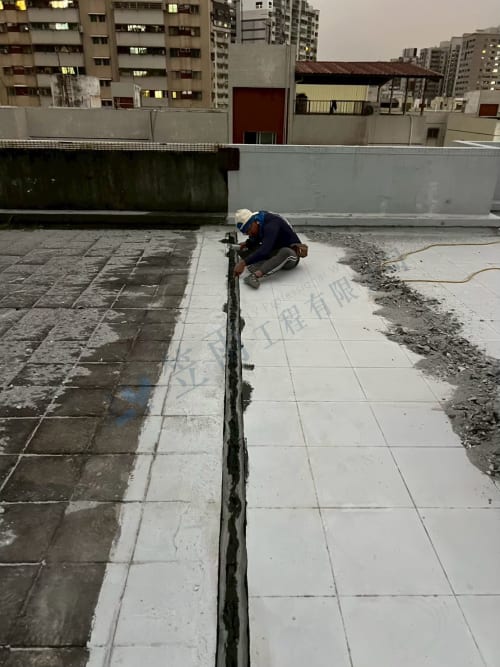 高雄市鳳山區凱旋路屋頂防水 070