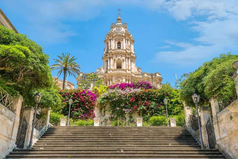 Il Duomo di San Giorgio con la sua scalinata, a Modica Alta