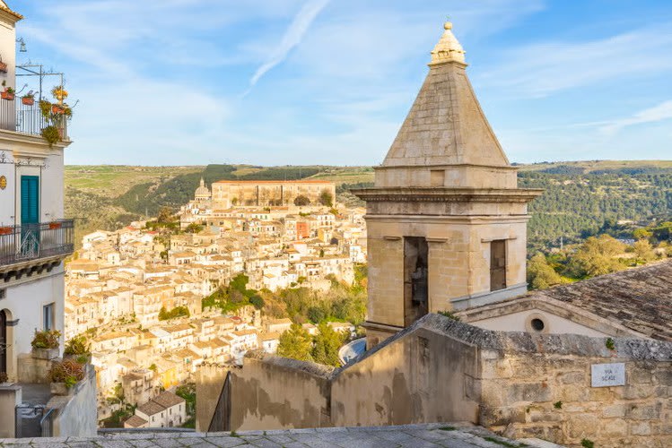La vista su Ragusa Ibla dalle scale di Santa Maria delle Scale