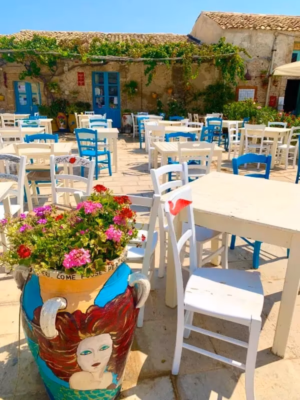Piazza Regina Margherita — 2/6
