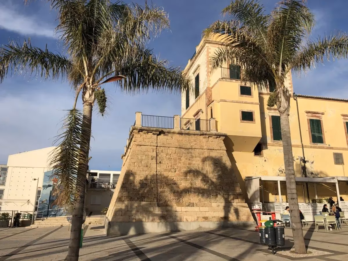 Torre Cabrera