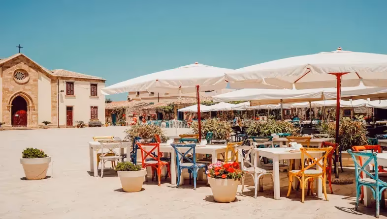 Piazza Regina Margherita — 4/6