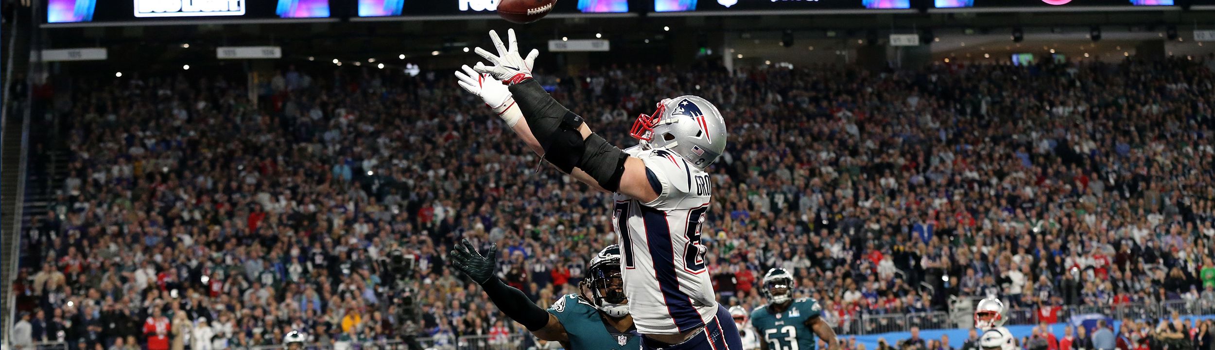 Philadelphia Eagles wide receiver Alshon Jeffery (17), makes a touchdown  catch against New England Patriots cornerback Eric Rowe (25), during the  first half of the NFL Super Bowl 52 football game, …