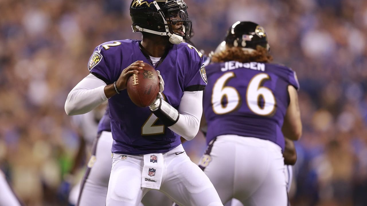 Photos QB Josh Johnson