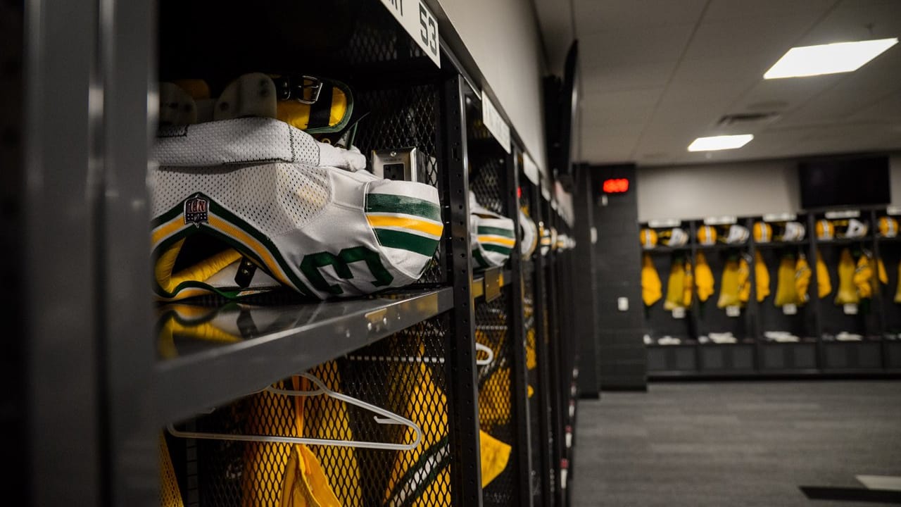 Inside the Packers' locker room in Atlanta