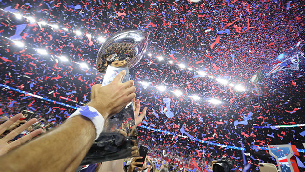 Fans can take photos with the Super Bowl LI Vince Lombardi Trophy this