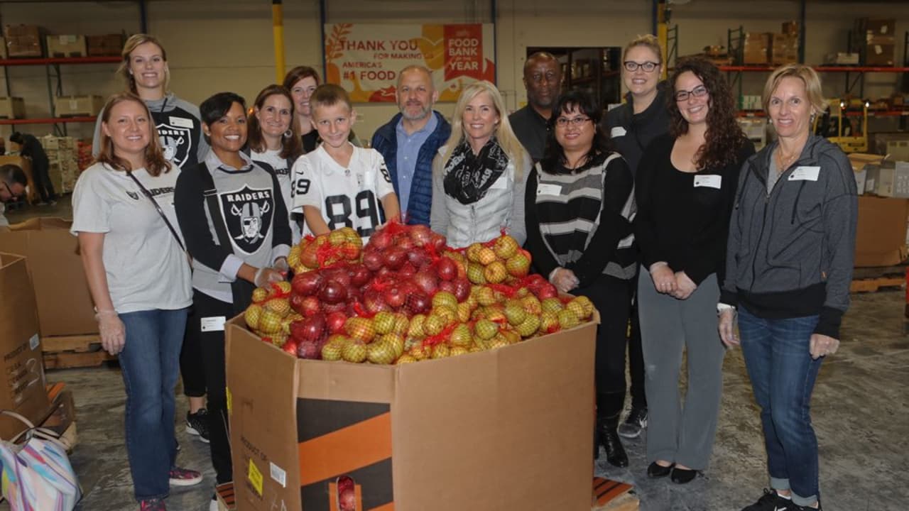 Oakland Raiders Community Outreach RWA At The Alameda County Food Bank