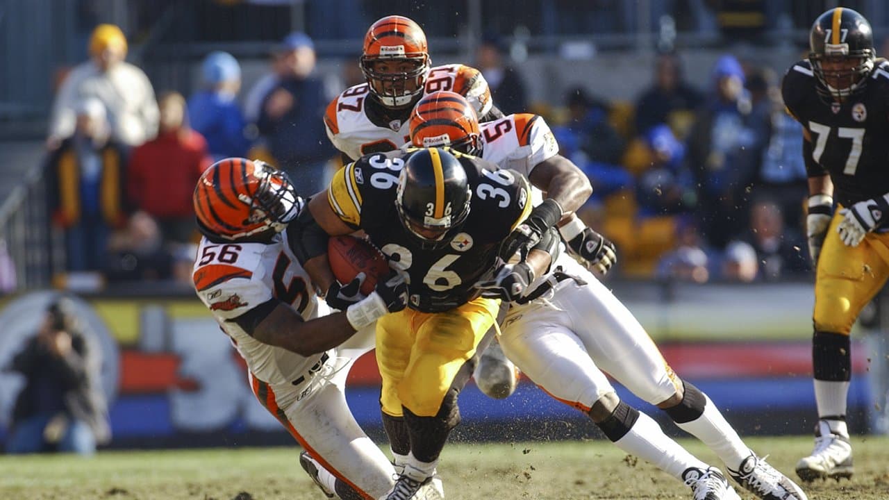 Former Pittsburgh Steelers player Jerome Bettis' Grille 36 restaurant  News Photo - Getty Images