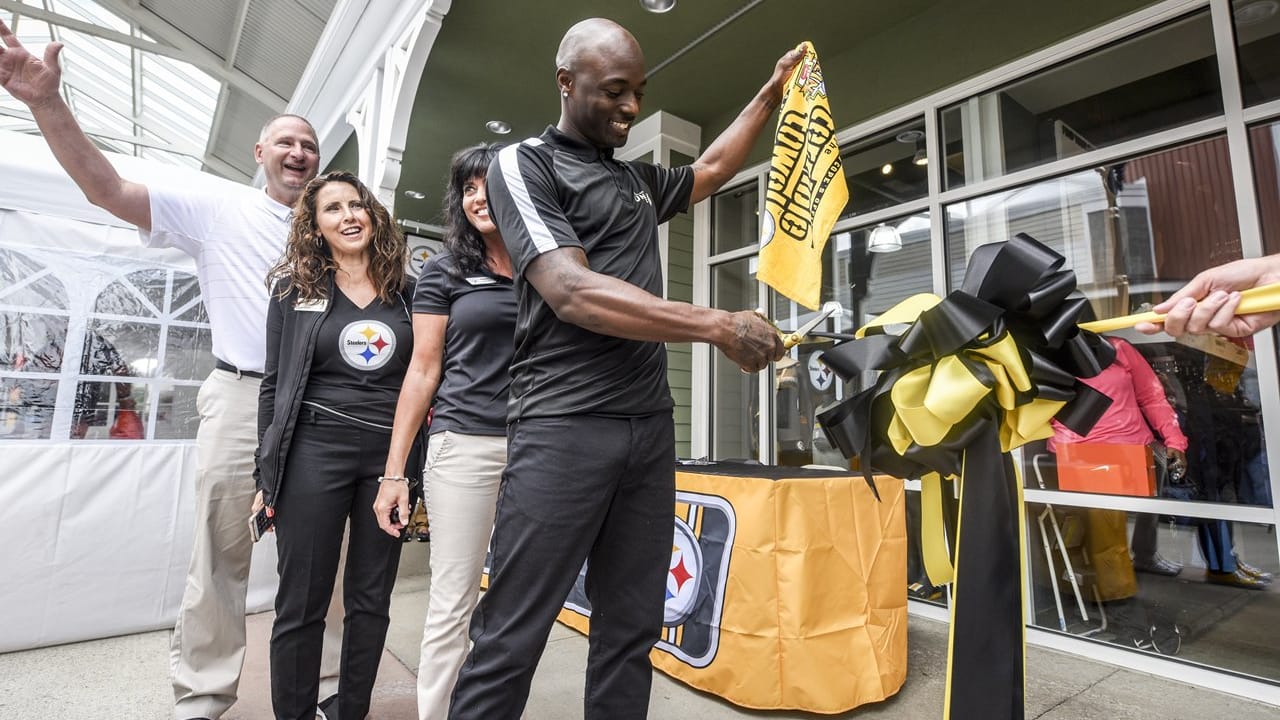 PHOTOS Steelers Sideline Store Grand Opening At Tanger Outlets