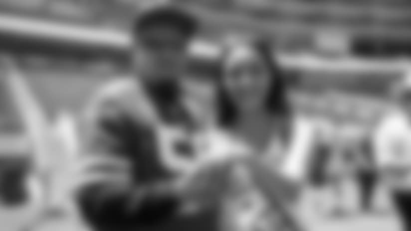 49ers Faithful getting engaged at 49ers Foundation Picnic on the Field