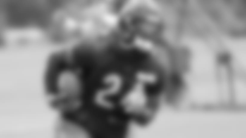 Jordan Howard is a powerful inside runner whose physical style enables him to break tackles and punish defenders. But coach Matt Nagy sees the third-year pro as much more than a one-dimensional player.