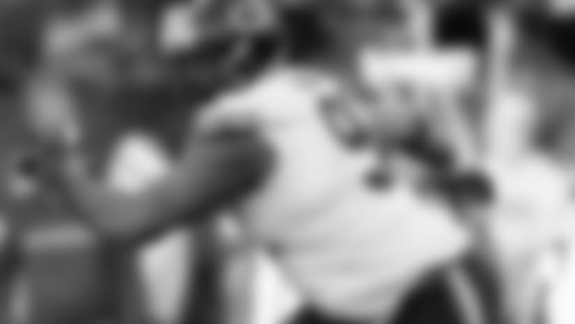 Hicks praises veteran coordinator Fangio