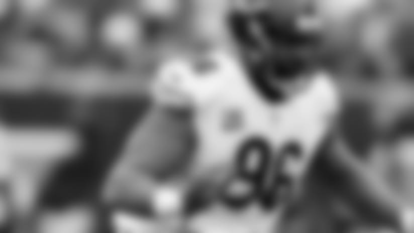 Hicks tabbed as top 3-4 end in NFL