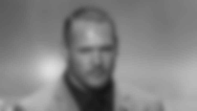 urlacher_040518.jpg