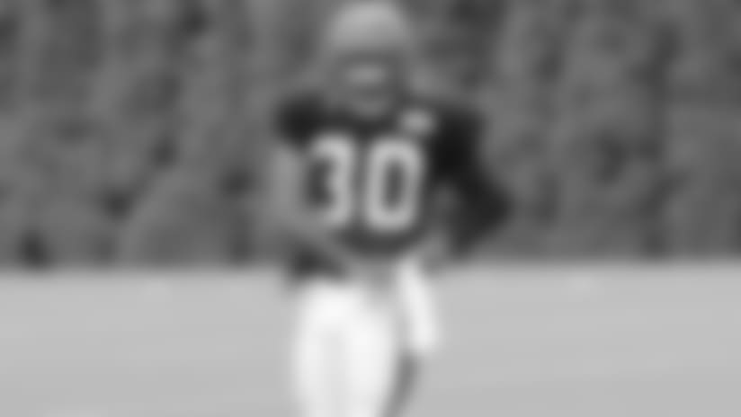 Early hits: Young Malone runs vet route for TD; Peerman back
