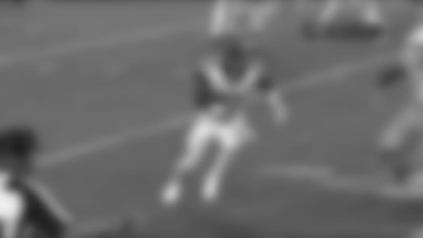 Andy Dalton finds Giovani Bernard for gain of 12