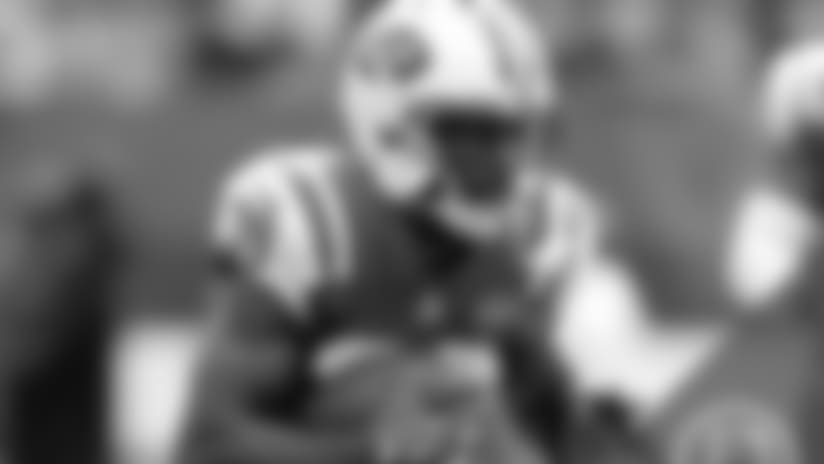 Bills sign RB Travaris Cadet