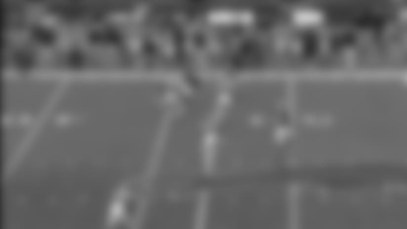 Kelvin Benjamin pulls in 11-yard reception