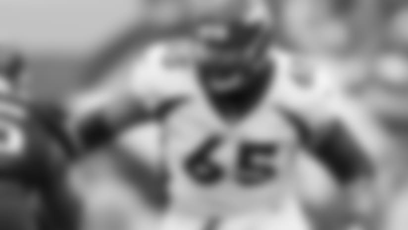 Broncos place OG Ron Leary on IR; sign TE Matt LaCosse to roster